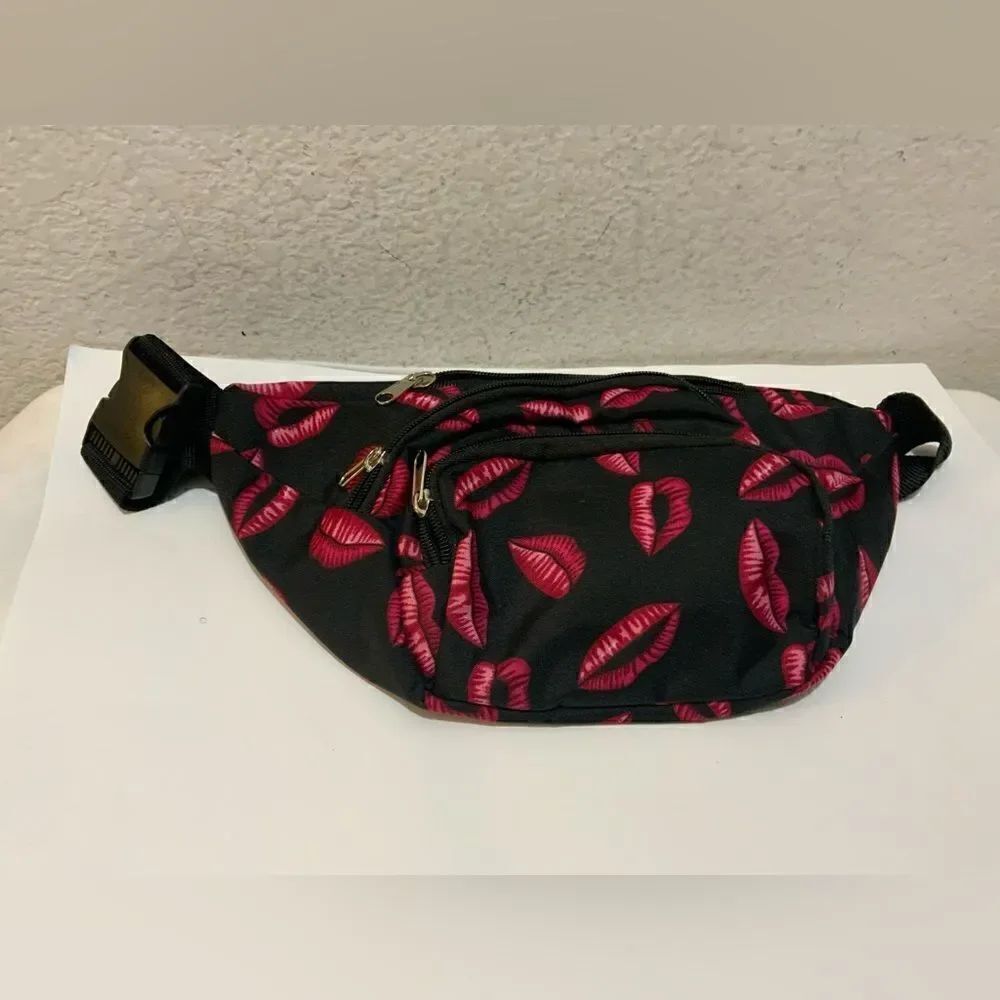 Lips fanny pack black pink Large Sporty waist Belt bag.